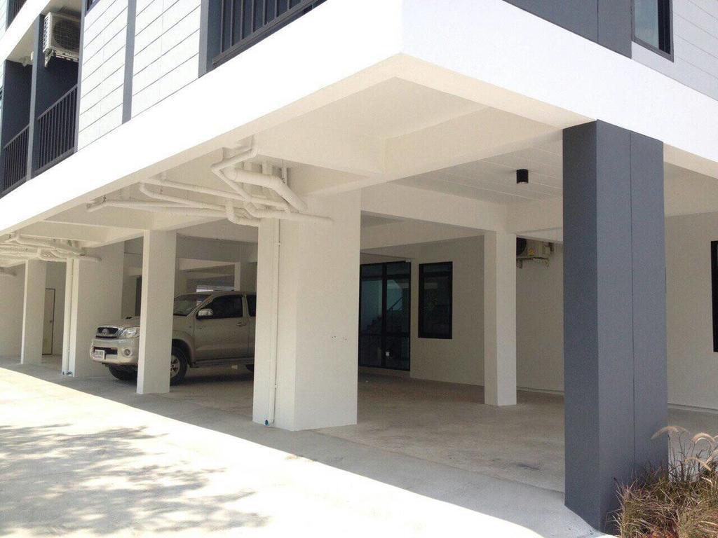 Promsook Apartment Chonburi Esterno foto