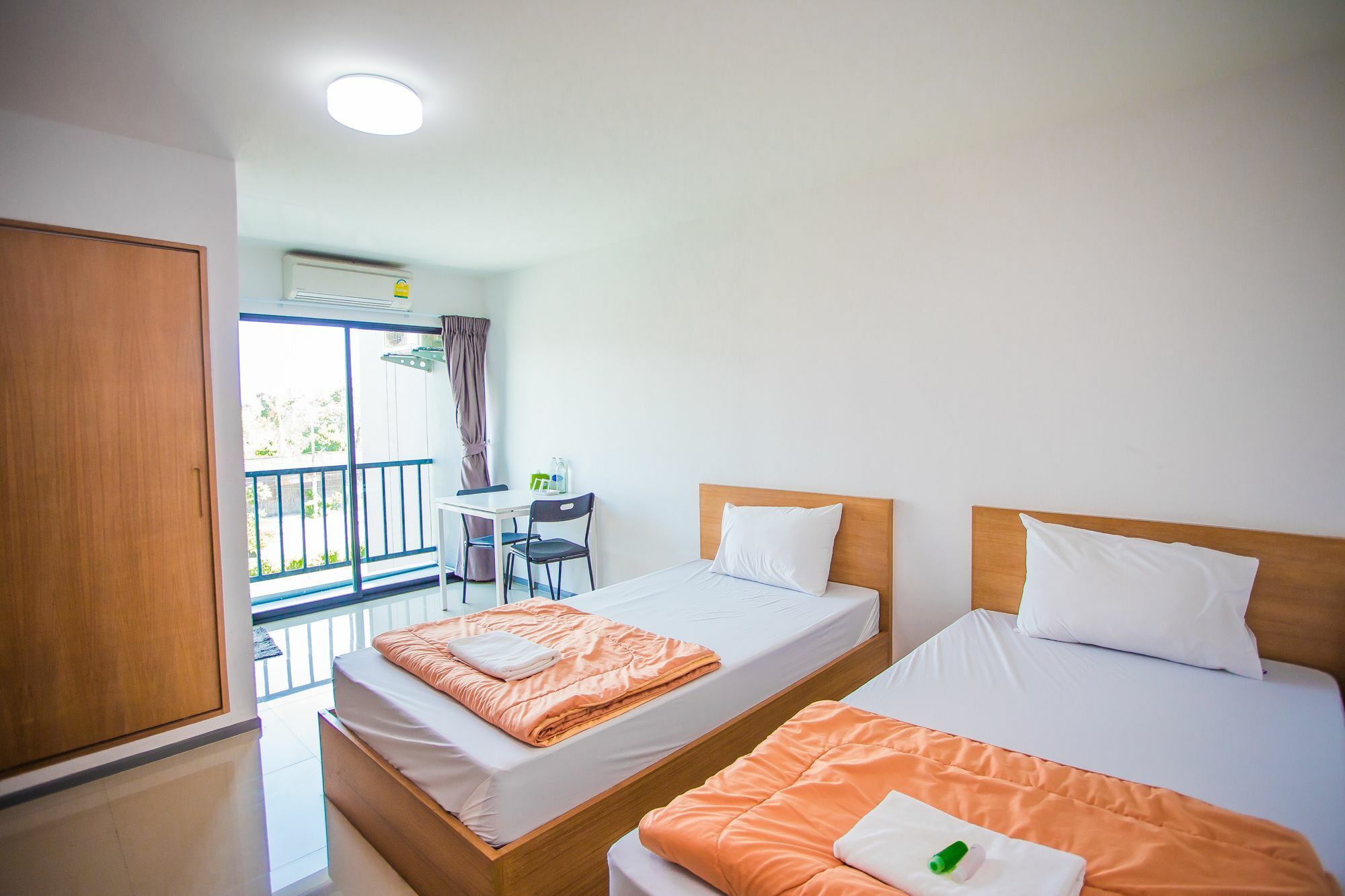 Promsook Apartment Chonburi Esterno foto